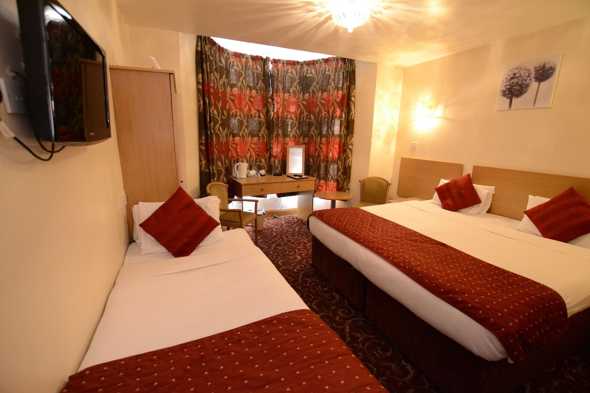 Britannia Inn Hotel Илфорд Экстерьер фото