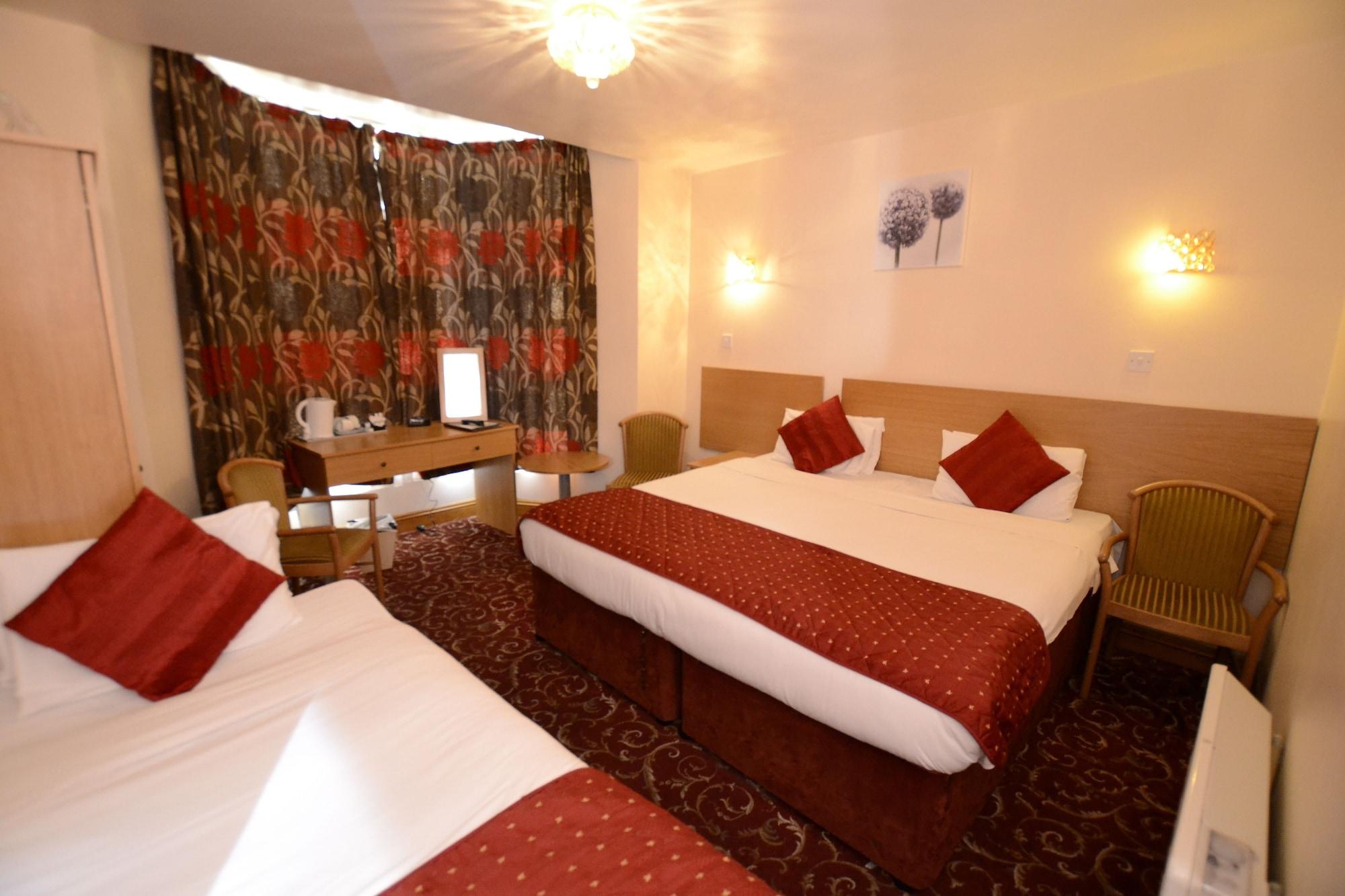 Britannia Inn Hotel Илфорд Экстерьер фото