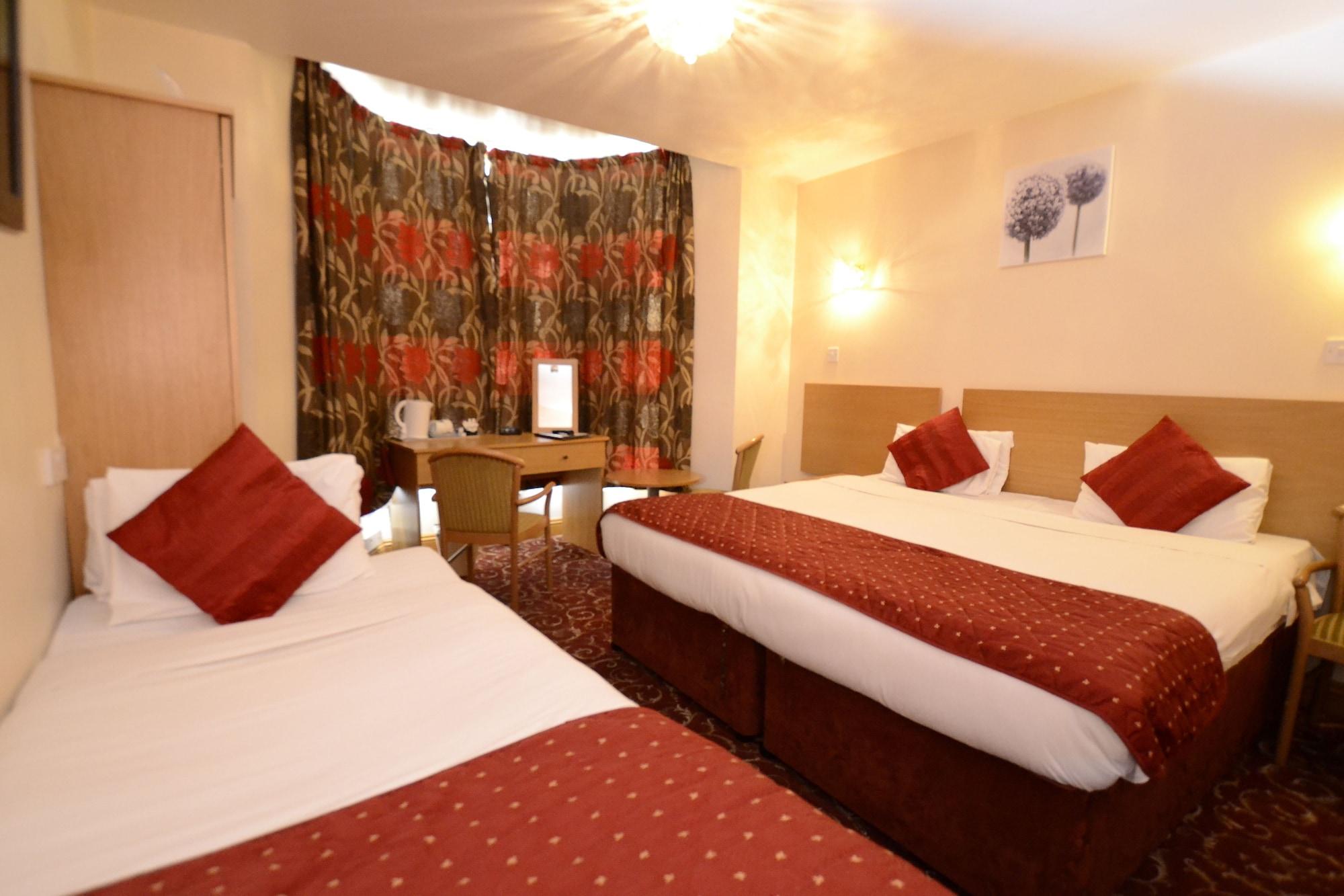 Britannia Inn Hotel Илфорд Экстерьер фото