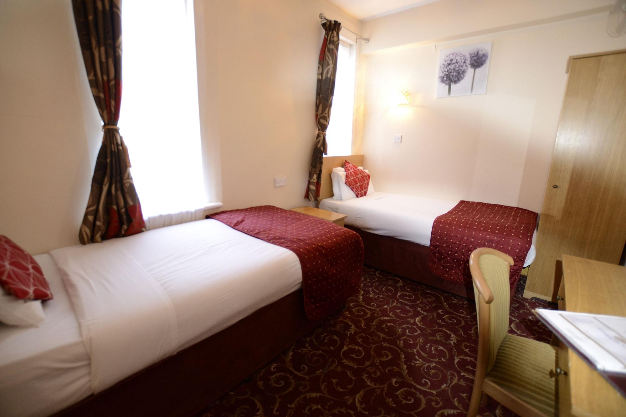 Britannia Inn Hotel Илфорд Экстерьер фото