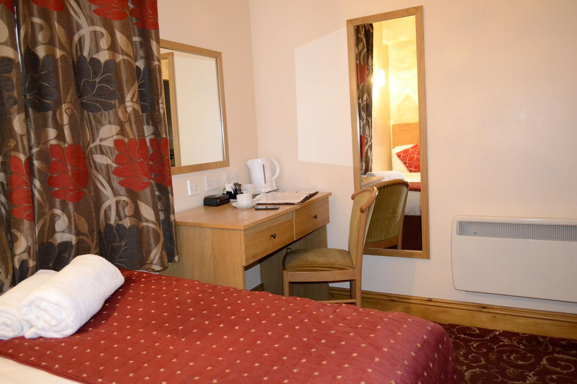 Britannia Inn Hotel Илфорд Экстерьер фото