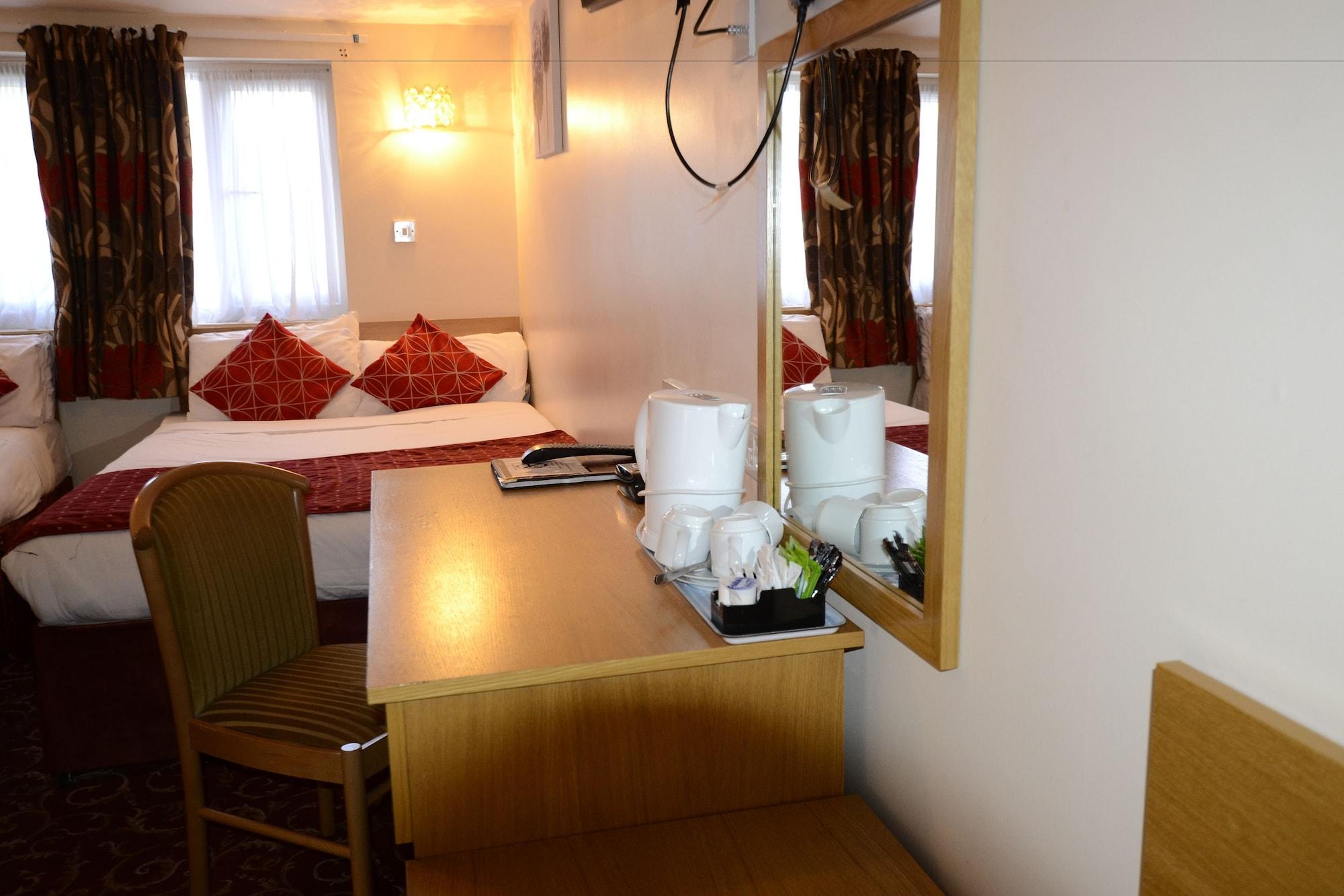 Britannia Inn Hotel Илфорд Экстерьер фото