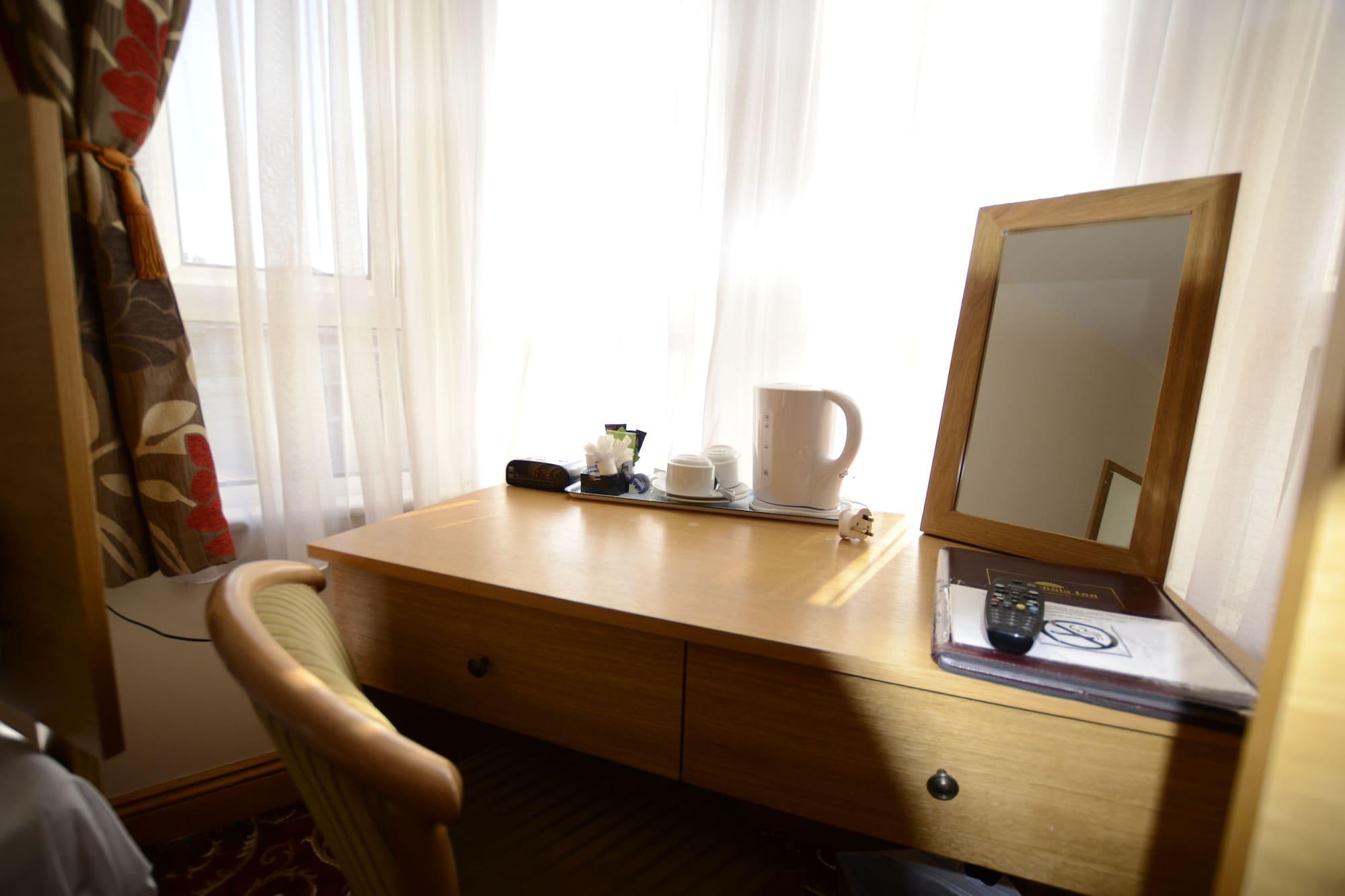 Britannia Inn Hotel Илфорд Экстерьер фото