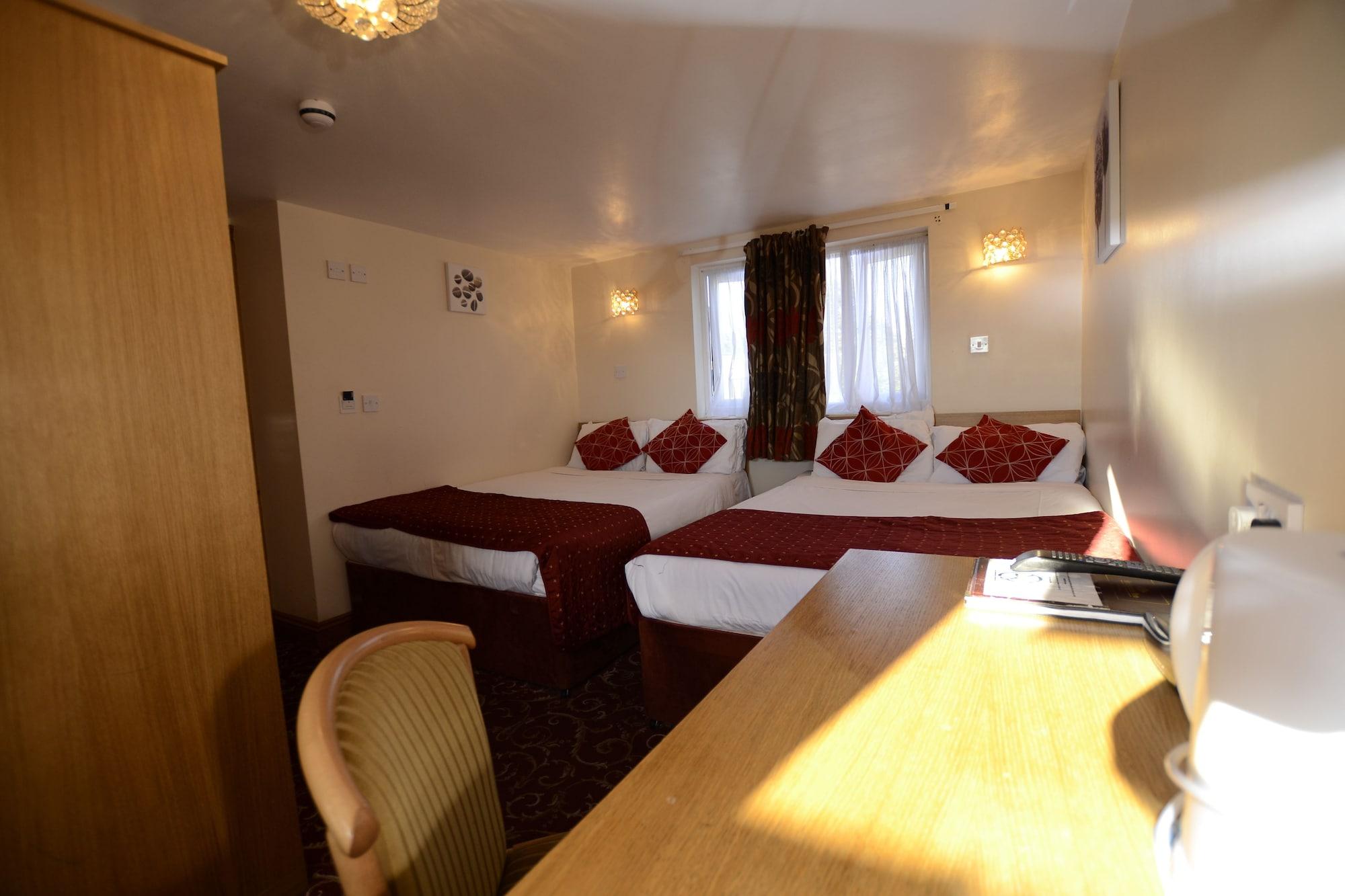 Britannia Inn Hotel Илфорд Экстерьер фото