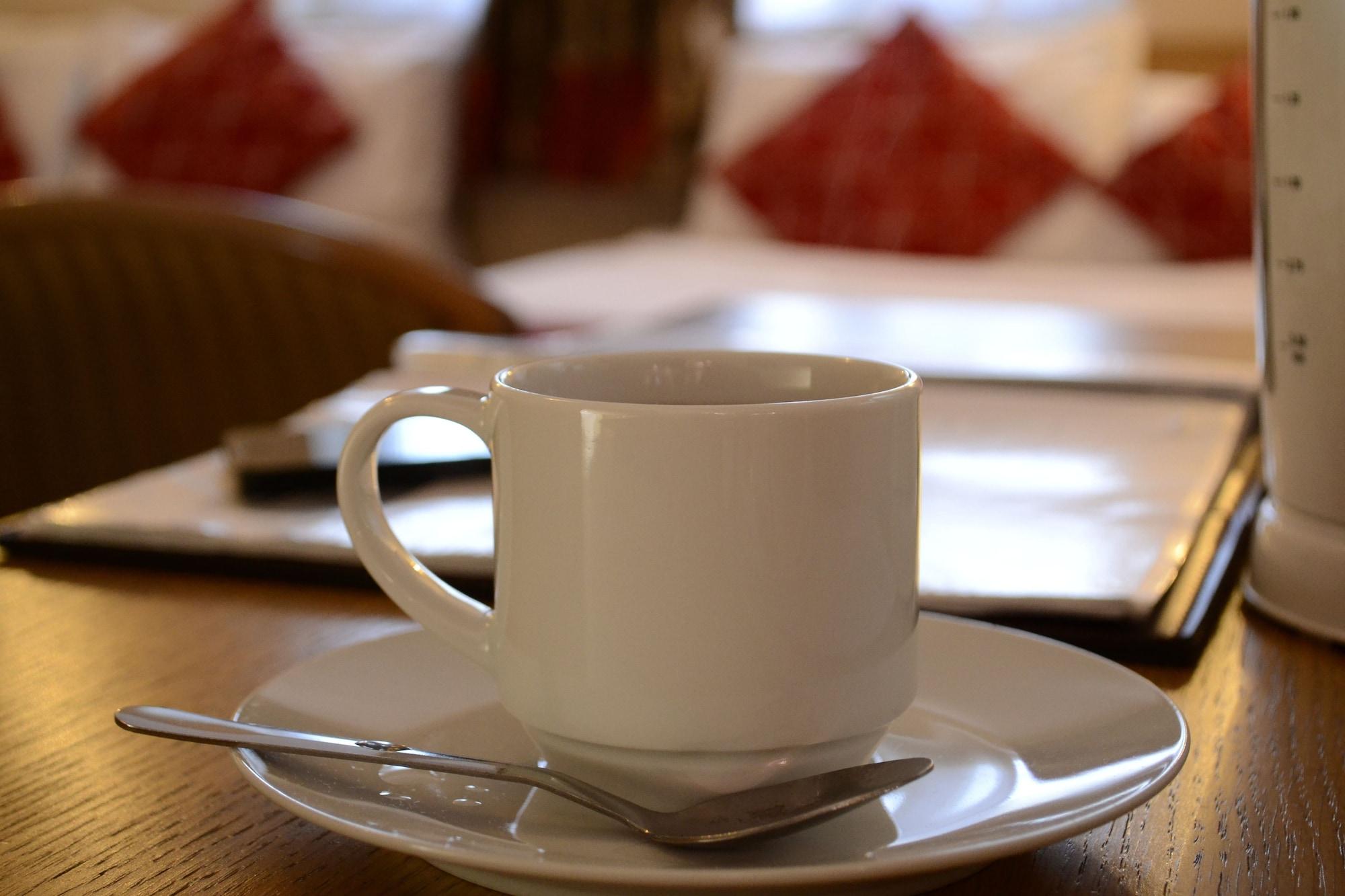 Britannia Inn Hotel Илфорд Экстерьер фото