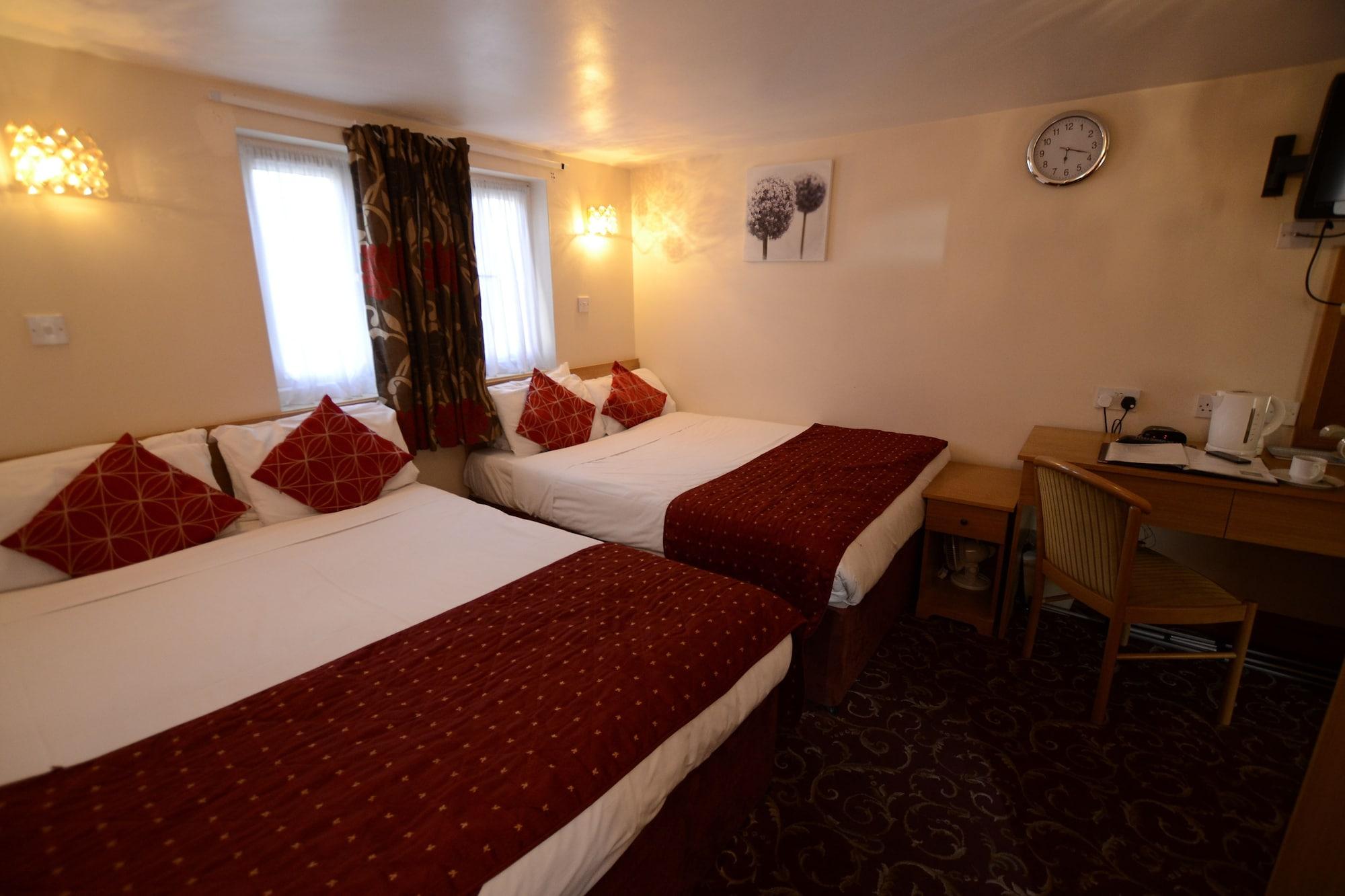 Britannia Inn Hotel Илфорд Экстерьер фото