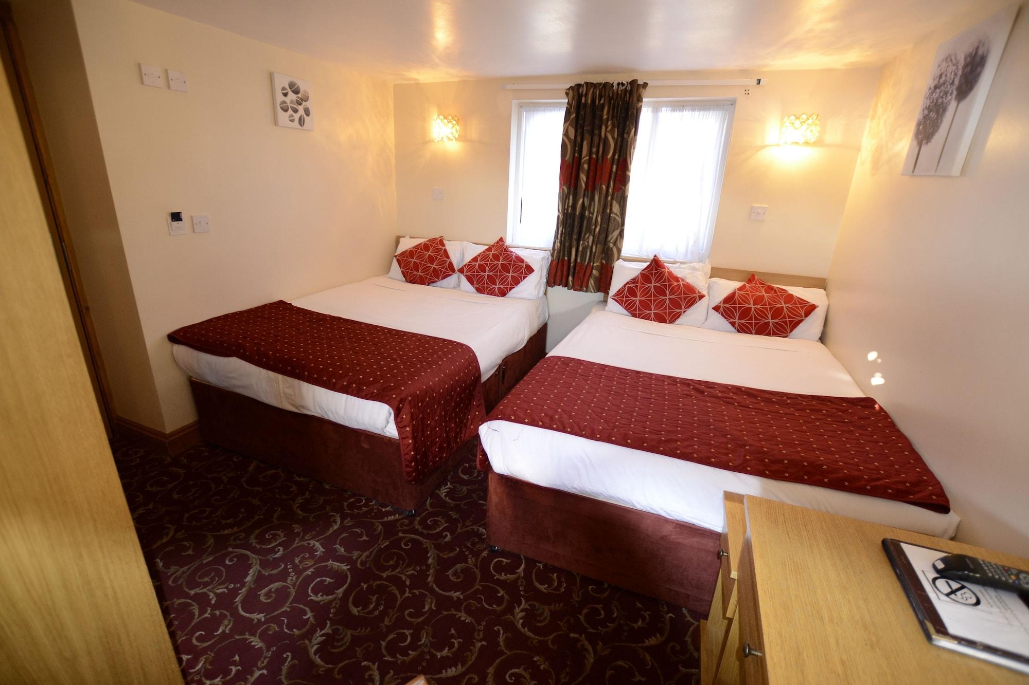 Britannia Inn Hotel Илфорд Экстерьер фото