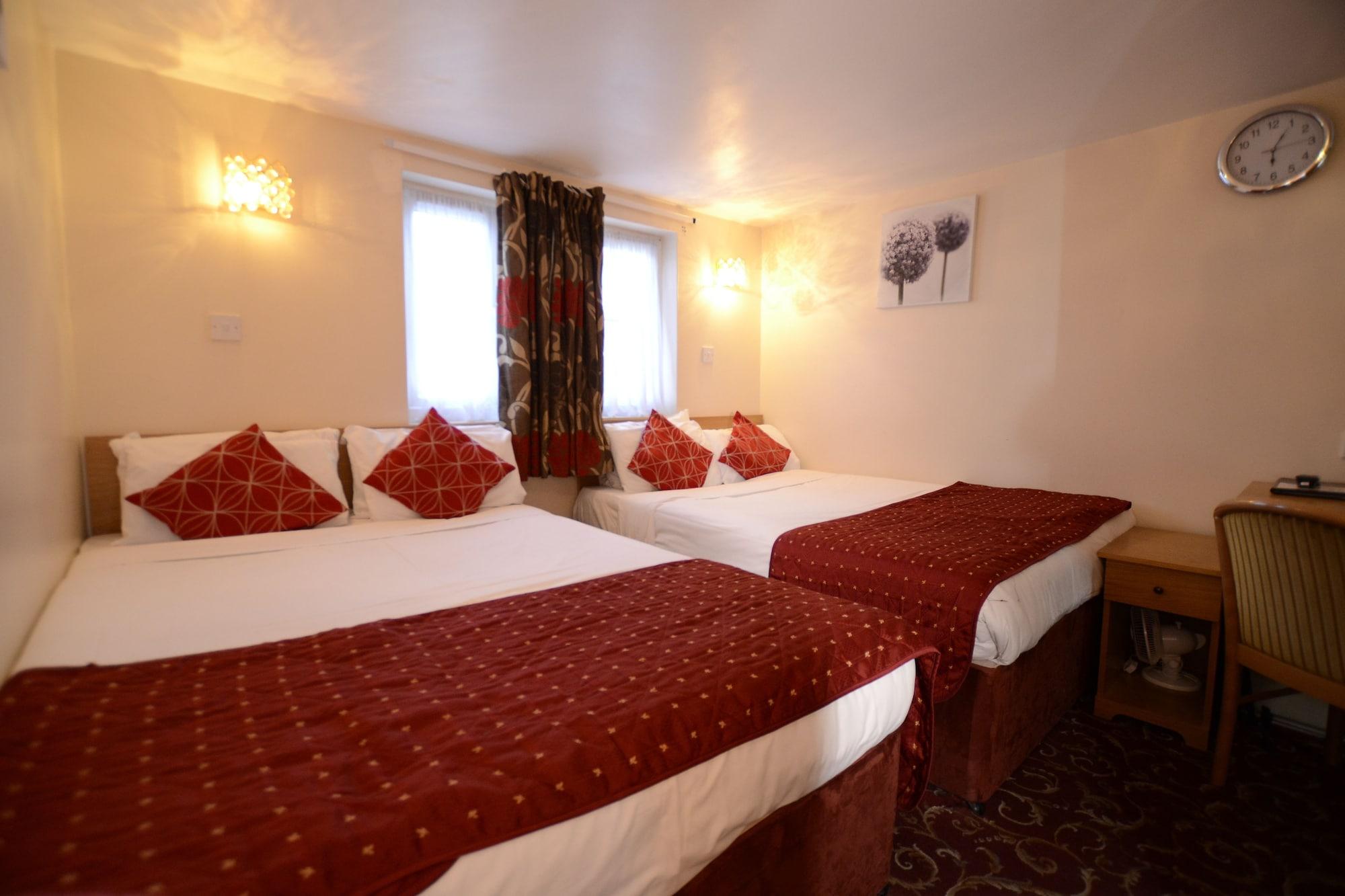 Britannia Inn Hotel Илфорд Экстерьер фото