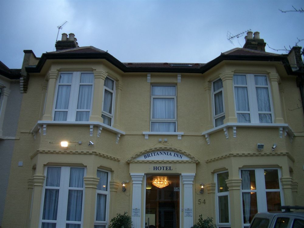 Britannia Inn Hotel Илфорд Экстерьер фото