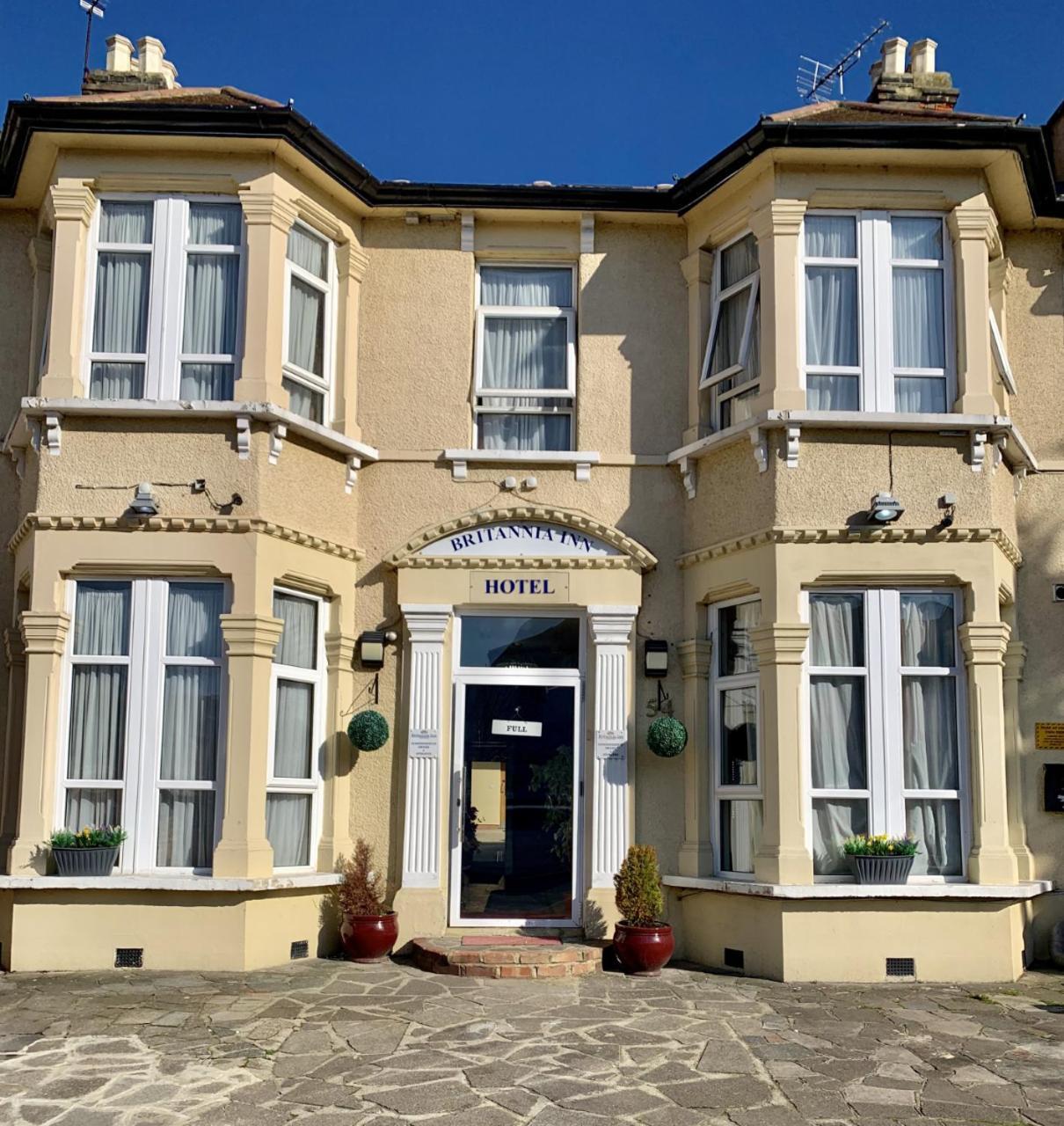 Britannia Inn Hotel Илфорд Экстерьер фото