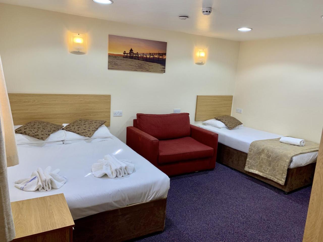 Britannia Inn Hotel Илфорд Экстерьер фото
